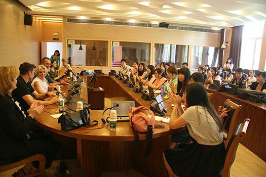 如何選擇正規的會議口譯服務公司 具體步驟 如何選擇正規的會議口譯服務公司 具體步驟